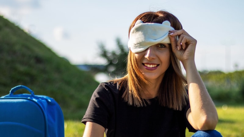 Porady na poprawę snu po zmianie strefy czasowej 