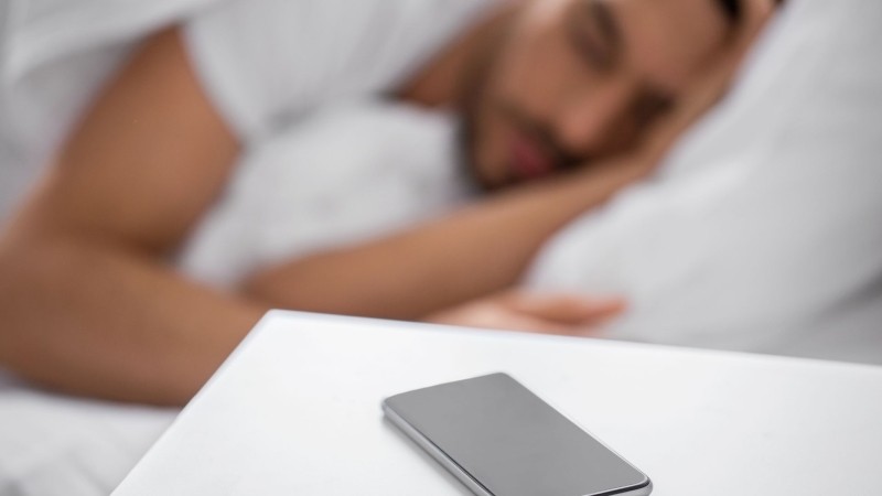 Jak minimalizować negatywny wpływ korzystania ze smartfonów na sen?